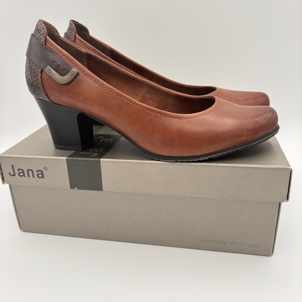 Jana Soft Flex Cognac Brown Leather Pumps Patterned Back Block Heel 8 1/2